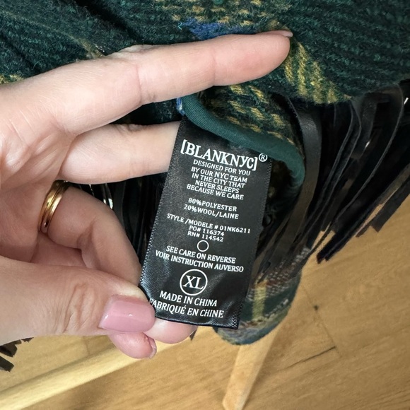 BlankNYC Day Break Plaid Fringe Crop Jacket - Ladies Size XL - Like New - Picture 7 of 7